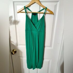 Size M green dress